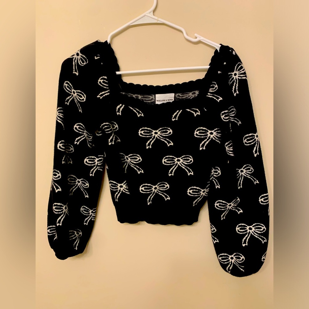 Willow & Wind Black Bow Top
